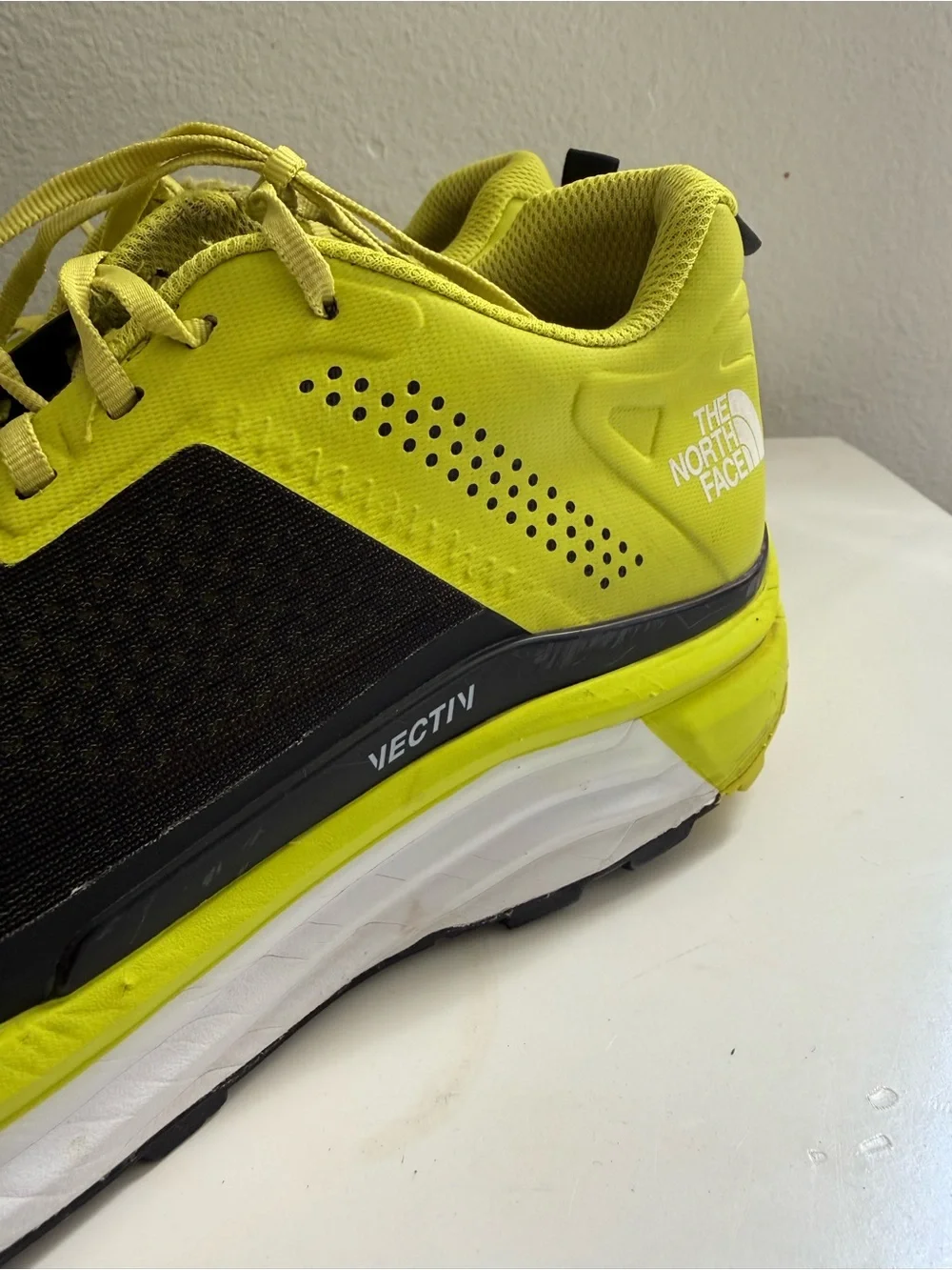 The North Face VECTIV Men size 10.5 Running Shoes in Neon Yellow and Black